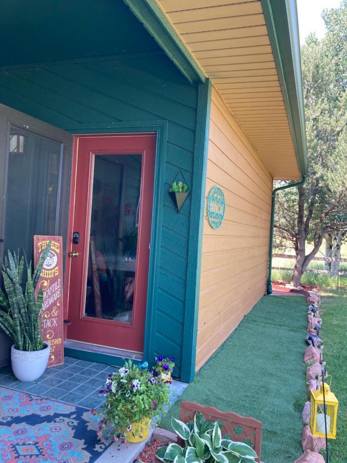 Yellowstone Cattle Baron Ensuite, Private Entrance & Parking - Prairie Rose B&B Cheyenne Bagian luar foto